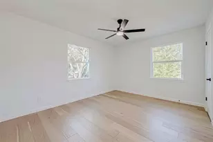 2414 Walnut Bend Ln, Houston, TX 77042 - Photo 32