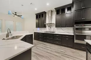 11715 Creek View Ln, Conroe, TX 77385 - Photo 12