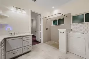 11715 Creek View Ln, Conroe, TX 77385 - Photo 18