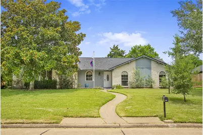 5451 Appleblossom Lane, Friendswood, TX 77546 - Photo 4