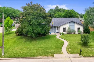 5451 Apple Blossom Ln, Friendswood, TX 77546 - Photo 2