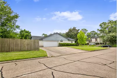 5451 Appleblossom Lane, Friendswood, TX 77546 - Photo 44