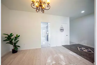 10122 Duchamp Drive, Houston, TX 77036 - Photo 4