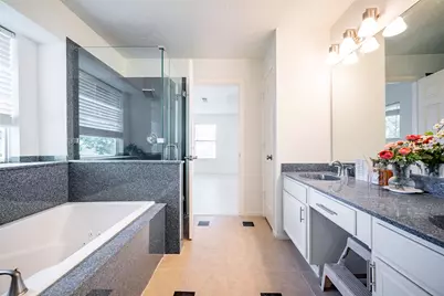 10122 Duchamp Drive, Houston, TX 77036 - Photo 22