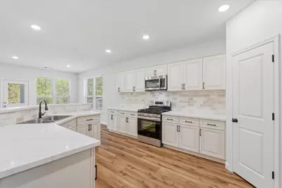 6048 Heritage Creek Lane, Conroe, TX 77304 - Photo 12