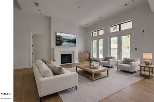 2010 Hewitt Dr, Houston, TX 77018 - Photo 2