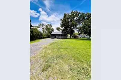 406 Clear Lake Road, Highlands, TX 77562 - Photo 2