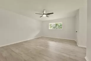 315 S Ravenhead Dr, Houston, TX 77034 - Photo 24