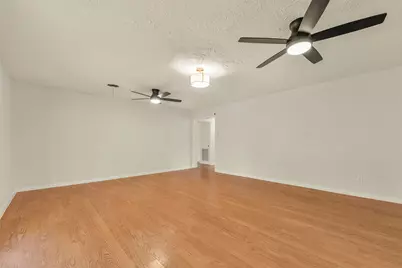 315 Ravenhead Drive, Houston, TX 77034 - Photo 8