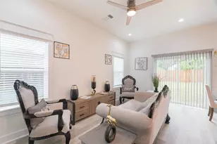890 Lucky St, Houston, TX 77088 - Photo 10