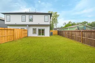 890 Lucky St, Houston, TX 77088 - Photo 46
