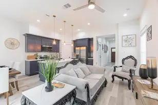 890 Lucky St, Houston, TX 77088 - Photo 8