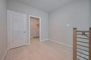 8917 Grovner Pl, Houston, TX 77055 - Photo 16