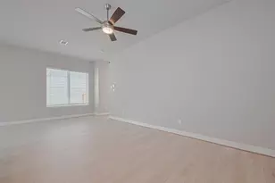 8917 Grovner Pl, Houston, TX 77055 - Photo 8