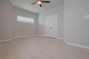 8917 Grovner Pl, Houston, TX 77055 - Photo 32