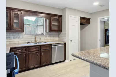 3709 Trailwood Drive, Baytown, TX 77521 - Photo 10