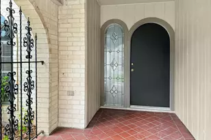 3709 Trailwood Dr, Baytown, TX 77521 - Photo 4