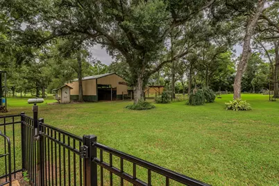 2002 Sugar Mill Lane, Lake Jackson, TX 77566 - Photo 16