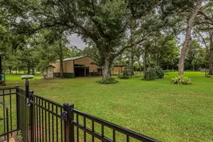 2002 Sugar Mill Ln, Lake Jackson, TX 77566 - Photo 16