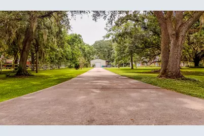 2002 Sugar Mill Lane, Lake Jackson, TX 77566 - Photo 24