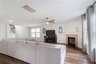 10806 Tallow Briar Ln, Houston, TX 77075 - Photo 12