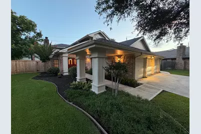 2326 Streamcrest Lane, Sugar Land, TX 77479 - Photo 2