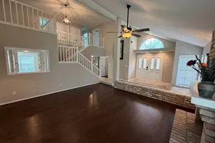 2326 Streamcrest Ln, Sugar Land, TX 77479 - Photo 4