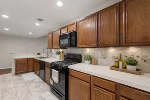 8227 Squires Pl Dr, Houston, TX 77083 - Photo 12