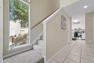 10855 Meadowglen Ln, Houston, TX 77042 - Photo 6