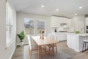 217 Raine Mnr Ct, Montgomery, TX 77316 - Photo 2