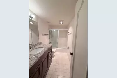 5050 Ambassador Way #305, Houston, TX 77056 - Photo 12