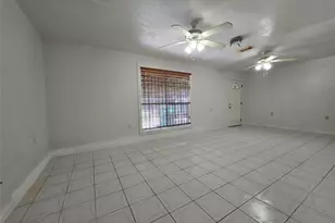 9621 Sweetwater Ln, Houston, TX 77037 - Photo 8