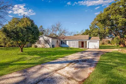 2320 Westward Avenue, La Marque, TX 77568 - Photo 1