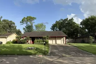 5111 Regal Pine Way, Friendswood, TX 77546 - Photo 2