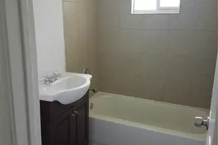 5209 Tarawa Rd, Houston, TX 77033 - Photo 10