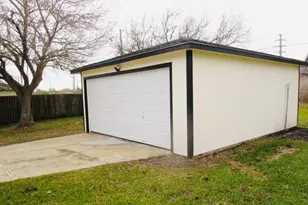 1109 North Ave N, Freeport, TX 77541 - Photo 10