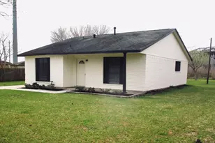 1109 North Ave N, Freeport, TX 77541 - Photo 1