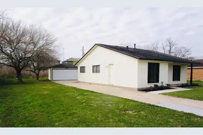 1109 N Avenue N, Freeport, TX 77541 - Photo 2