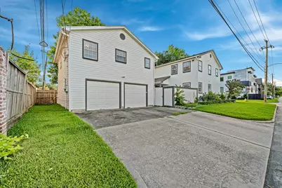 4401 Holt Street, Bellaire, TX 77401 - Photo 2