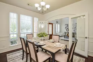 723 Overdell Dr, Sugar Land, TX 77479 - Photo 4