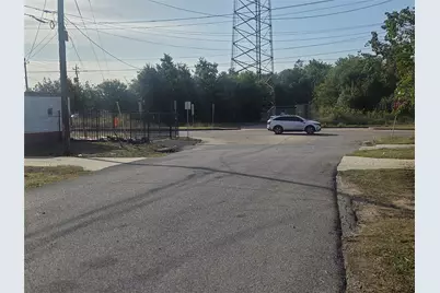 2 Brandon Street, Houston, TX 77051 - Photo 4