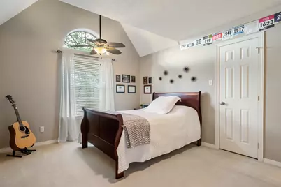 2 Lenox Hill Drive, The Woodlands, TX 77382 - Photo 38