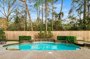 2 Lenox Hill Dr, The Woodlands, TX 77382 - Photo 34