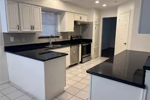 10118 Sageglow Dr, Houston, TX 77089 - Photo 2