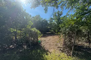 813 E Canal Rd, Highlands, TX 77562 - Photo 6