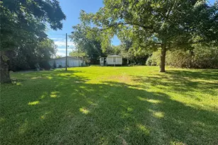 813 E Canal Rd, Highlands, TX 77562 - Photo 1
