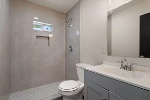 10106 Burman St, Houston, TX 77029 - Photo 12