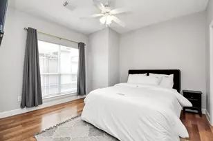 915 Asbury St, Houston, TX 77007 - Photo 34