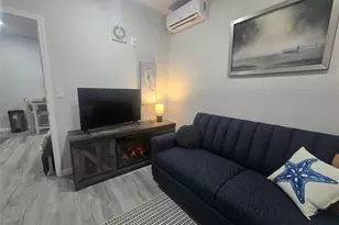 805 Avenue K, Galveston, TX 77550 - Photo 10