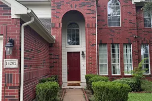 14202 Anson Grove Ln, Sugar Land, TX 77498 - Photo 2